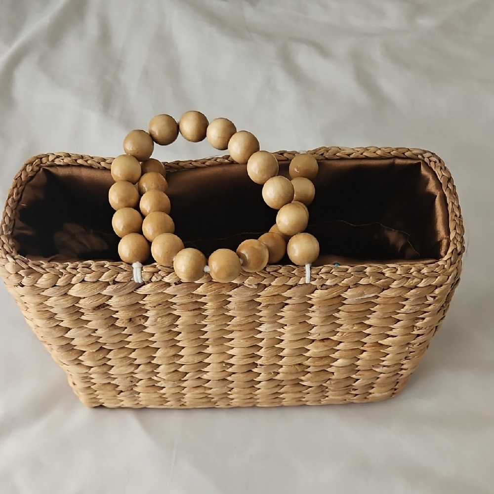 Woven Straw Handbag with Wooden Bead Handles